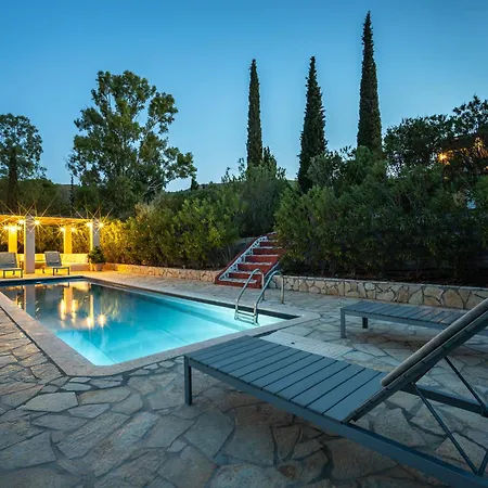 Corinthian Blue Retreat Vila *