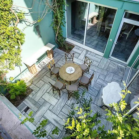 Corinthian Blue Retreat 别墅