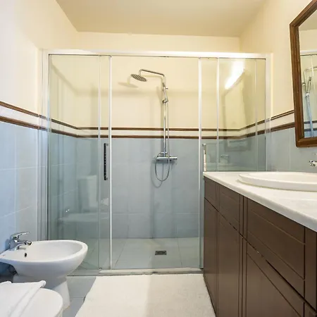 Corinthian Blue Retreat Vila *