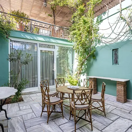 Corinthian Blue Retreat Vila *