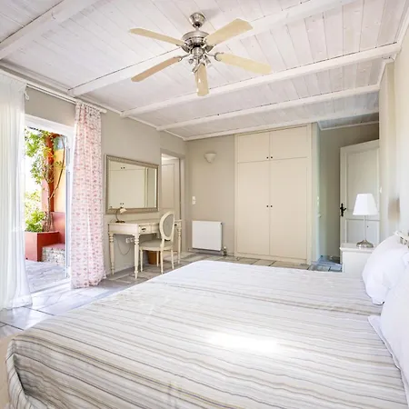 Corinthian Blue Retreat * Katakálion