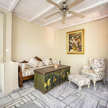 Corinthian Blue Retreat Katakálion